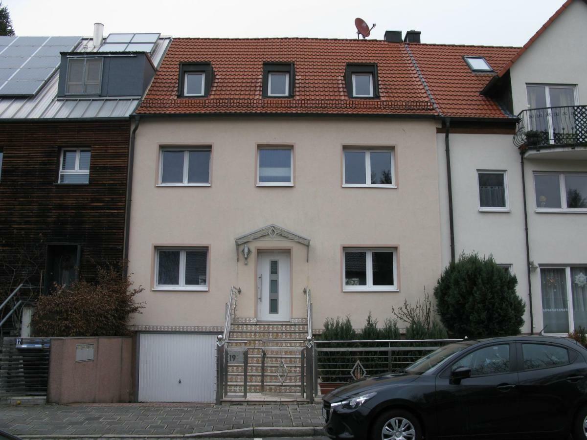Messe-/Ferienwohnung Нюрнберг Екстер'єр фото